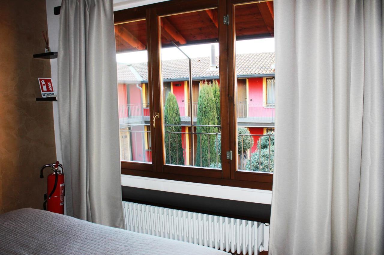 Bergamo Easy Airport Sleep&Fly Parking Apartment Ngoại thất bức ảnh