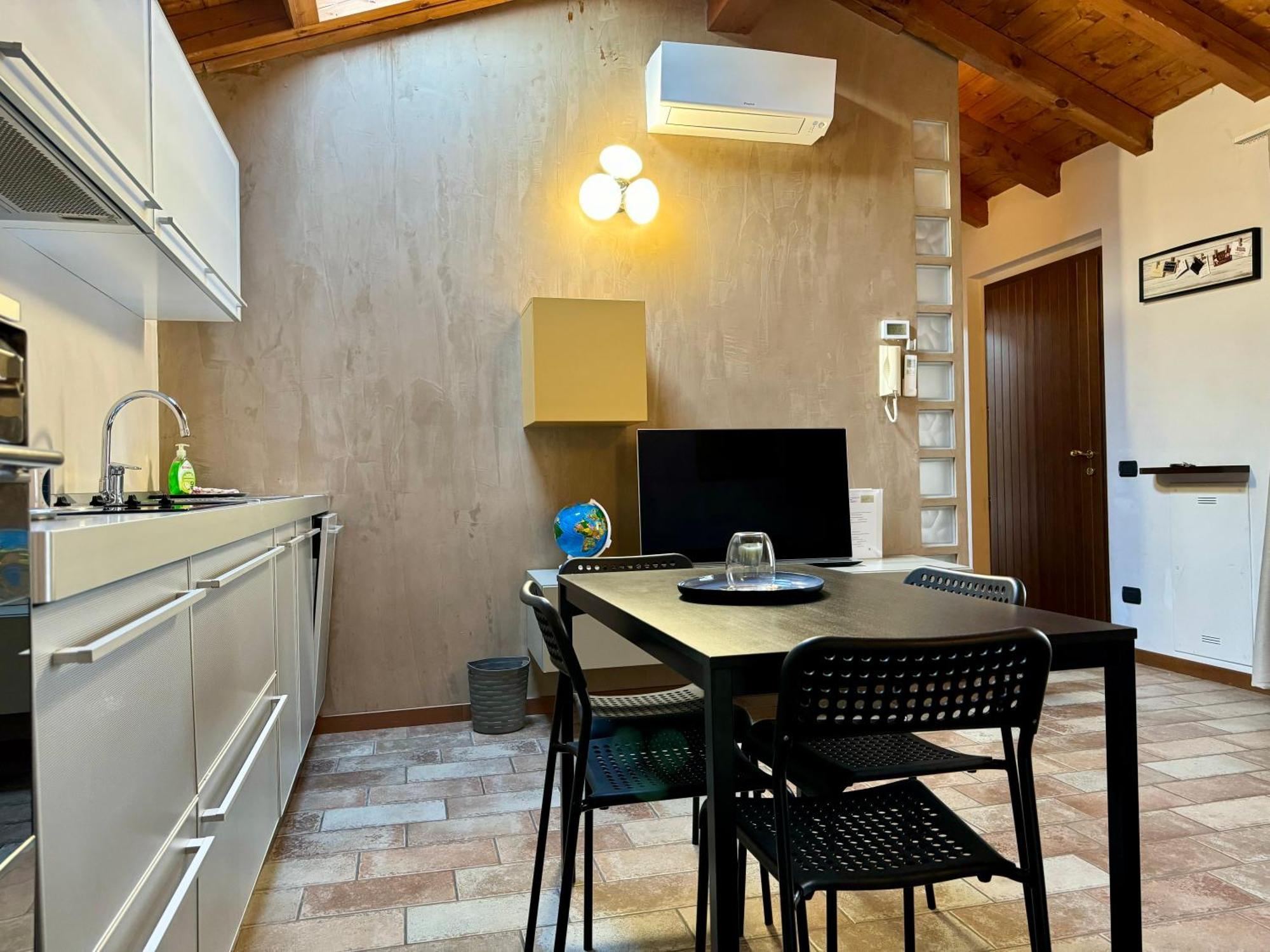 Bergamo Easy Airport Sleep&Fly Parking Apartment Ngoại thất bức ảnh